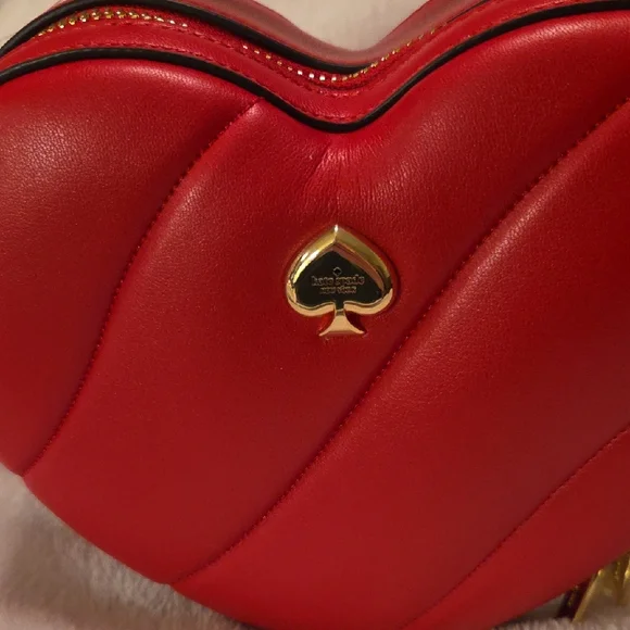 Kate Spade Love Shack NWT Novelty Red Heart Mini Bag w/crossbody Strap - Picture 2 of 8
